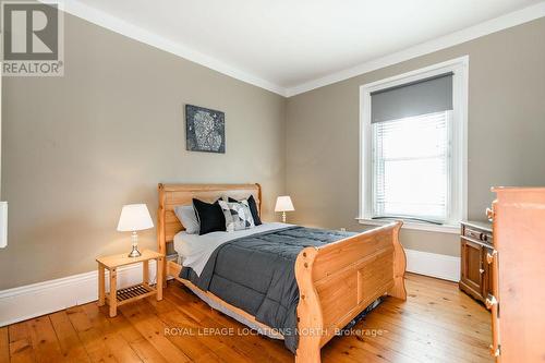 5299 9 County Rd, Clearview, ON - Indoor Photo Showing Bedroom