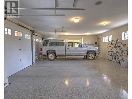 6580 Dixon Dam Road, Vernon, BC - Indoor Photo Showing Garage
