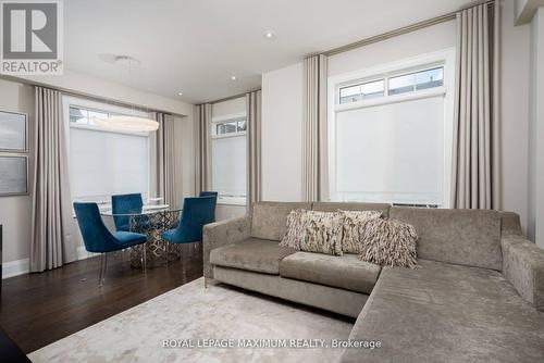 37 Ingleside Street, Vaughan, ON - Indoor Photo Showing Living Room