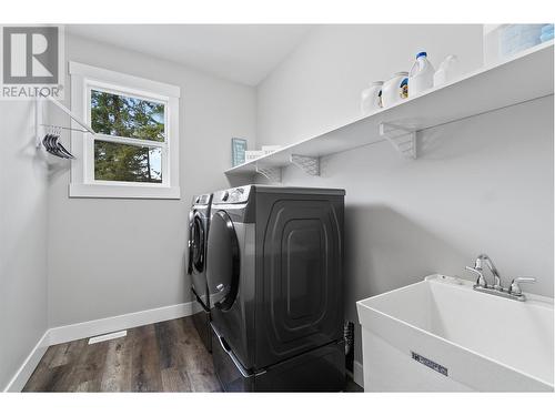3820 20 Street Ne Unit# 12, Salmon Arm, BC - Indoor Photo Showing Laundry Room