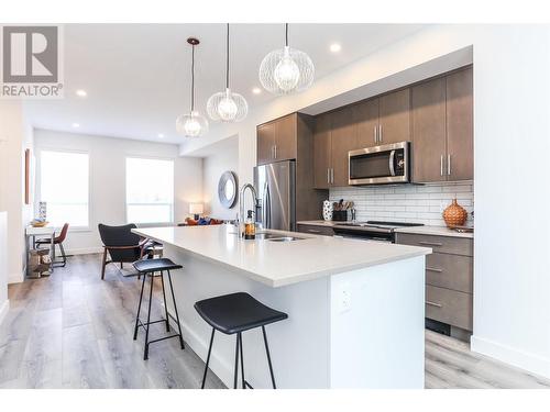 610 Academy Way Unit# 36, Kelowna, BC - Indoor Photo Showing Kitchen With Stainless Steel Kitchen With Double Sink With Upgraded Kitchen