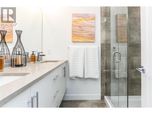 610 Academy Way Unit# 36, Kelowna, BC - Indoor Photo Showing Bathroom