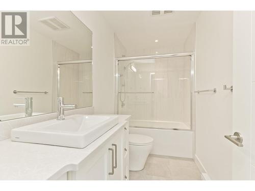 129 Summer Wood Drive, Kelowna, BC - Indoor Photo Showing Bathroom