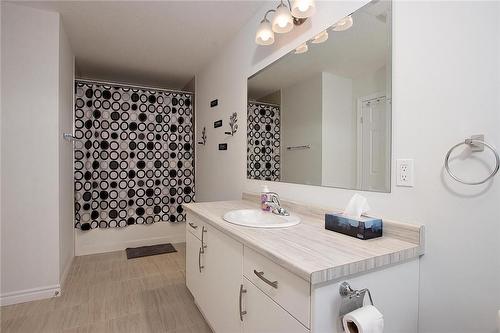 317 Bradshaw Drive, Stratford, ON - Indoor Photo Showing Bathroom