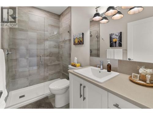 472 Sparrow Hawk Court, Kelowna, BC - Indoor Photo Showing Bathroom