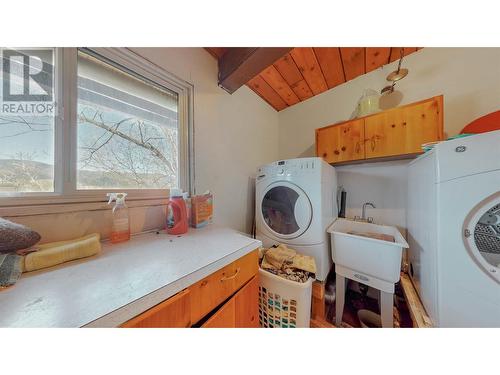 430 Panorama Crescent, Okanagan Falls, BC - Indoor Photo Showing Laundry Room