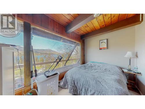430 Panorama Crescent, Okanagan Falls, BC - Indoor Photo Showing Bedroom