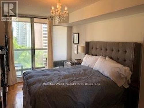 1002 - 225 Merton Street, Toronto, ON - Indoor Photo Showing Bedroom