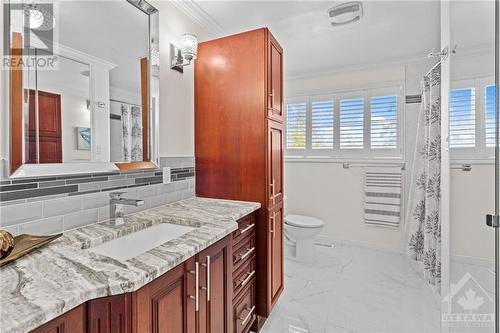 6974 Bank Street, Ottawa, ON - Indoor Photo Showing Bathroom