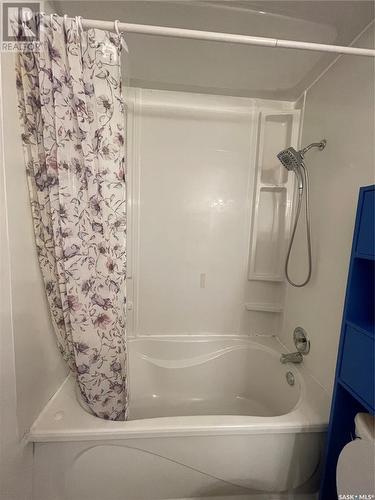 14 Salemka Crescent, Regina, SK - Indoor Photo Showing Bathroom