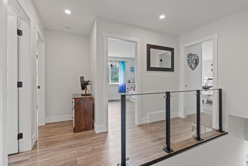 1-1441 20 Avenue, Salmon Arm, BC - Indoor Photo Showing Bathroom