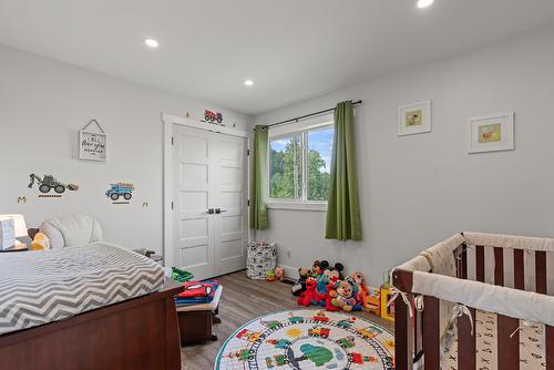 1-1441 20 Avenue, Salmon Arm, BC - Indoor Photo Showing Bedroom