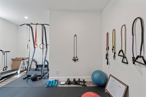 1-1441 20 Avenue, Salmon Arm, BC - Indoor Photo Showing Gym Room