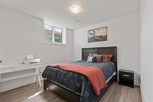 1-1441 20 Avenue, Salmon Arm, BC - Indoor Photo Showing Bedroom