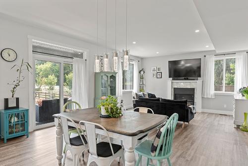 1-1441 20 Avenue, Salmon Arm, BC - Indoor Photo Showing Dining Room