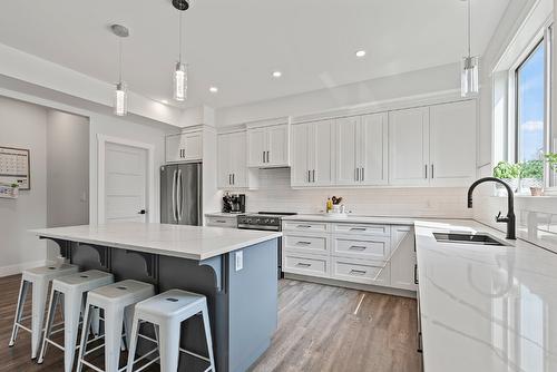 1-1441 20 Avenue, Salmon Arm, BC - Indoor Photo Showing Dining Room