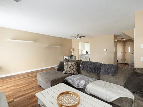 12-2156 Bessette Street, Lumby, BC - Indoor Photo Showing Living Room