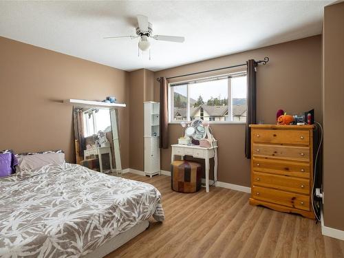12-2156 Bessette Street, Lumby, BC - Indoor Photo Showing Bedroom