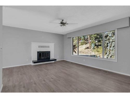 4863 Princeton Avenue, Peachland, BC - Indoor Photo Showing Living Room With Fireplace