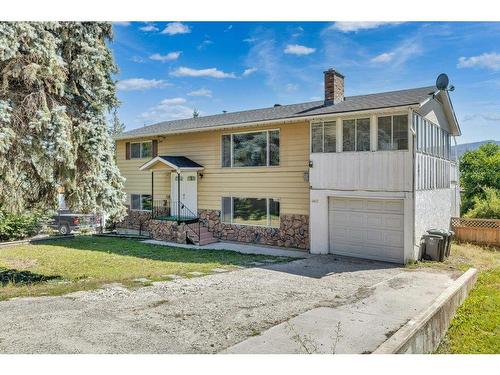 4863 Princeton Avenue, Peachland, BC - Outdoor