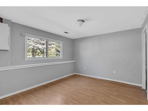 4863 Princeton Avenue, Peachland, BC - Indoor Photo Showing Other Room