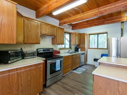 5271 Meadow Creek Crescent, Celista, BC - Indoor Photo Showing Kitchen With Double Sink