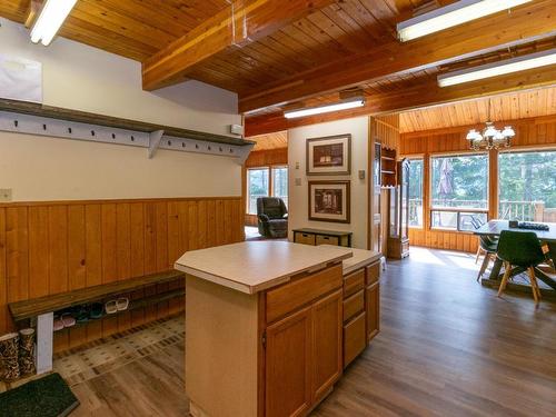 5271 Meadow Creek Crescent, Celista, BC - Indoor