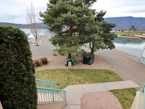 232-1320 Water Street, Kelowna, BC - Indoor Photo Showing Bedroom