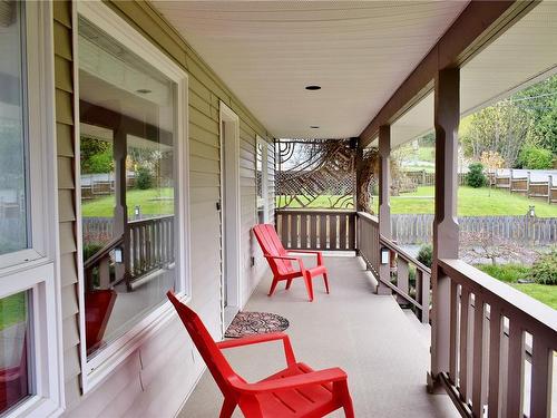 7985 Berridge St, Crofton, BC - Outdoor With Deck Patio Veranda With Exterior