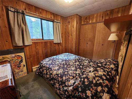275 Malaspina Dr, Gabriola Island, BC - Indoor Photo Showing Bedroom