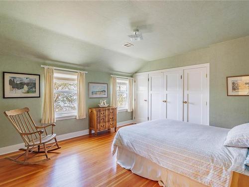 2860 Southey Point Rd, Salt Spring, BC - Indoor Photo Showing Bedroom