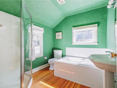 2860 Southey Point Rd, Salt Spring, BC - Indoor Photo Showing Bathroom