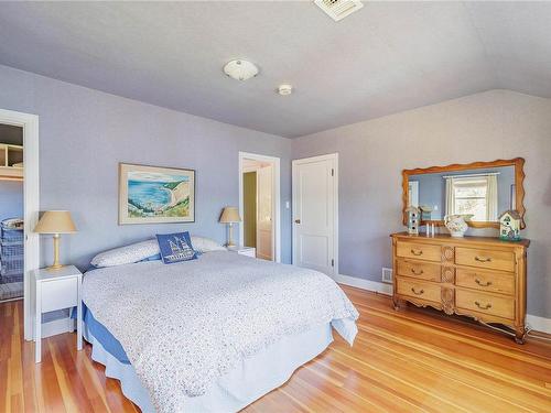 2860 Southey Point Rd, Salt Spring, BC - Indoor Photo Showing Bedroom