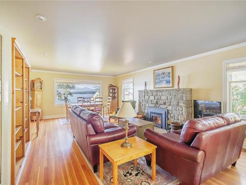 2860 Southey Point Rd, Salt Spring, BC - Indoor Photo Showing Living Room With Fireplace
