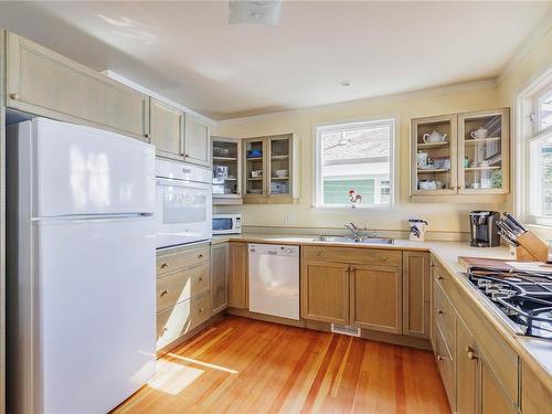 2860 Southey Point Rd, Salt Spring, BC - Indoor Photo Showing Kitchen With Double Sink