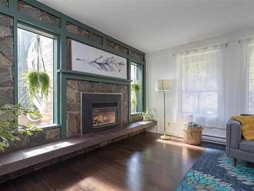 3340 Betula Pl, Colwood, BC - Indoor Photo Showing Living Room With Fireplace