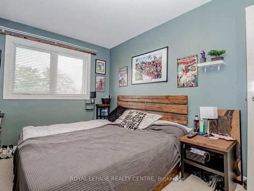 4 Foxacre Row, Brampton, ON - Indoor Photo Showing Bedroom