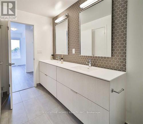 #106 -2530 Eglinton Ave W, Mississauga, ON - Indoor Photo Showing Bathroom