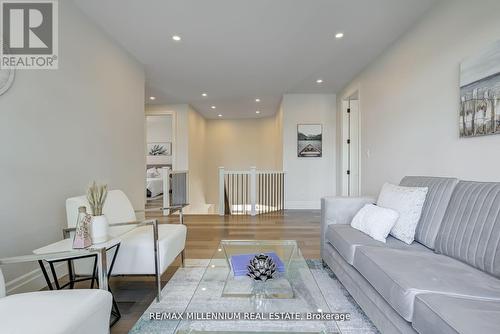 115 Villeneuve Dr, Prince Edward County, ON - Indoor Photo Showing Living Room