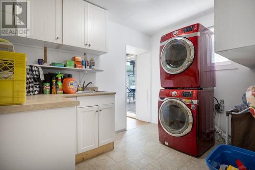 5093 Salmon River Rd Road, Armstrong, BC - Indoor Photo Showing Laundry Room