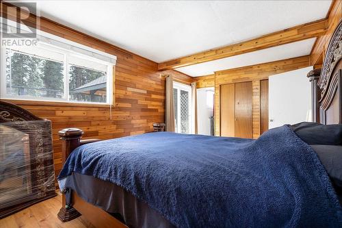 5093 Salmon River Rd Road, Armstrong, BC - Indoor Photo Showing Bedroom