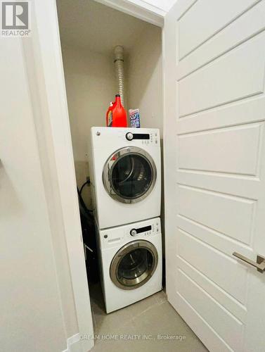 Ph03 - 28 Uptown Drive, Markham, ON - Indoor Photo Showing Laundry Room