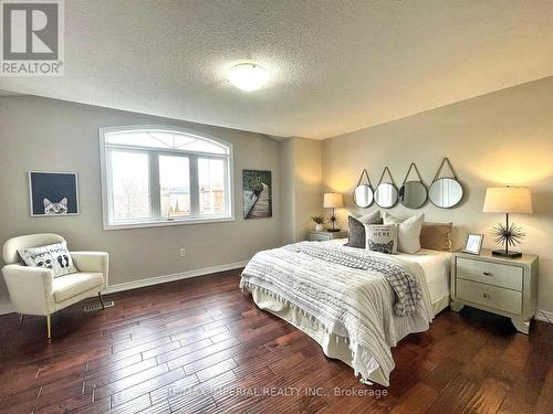 39 Bayswater Ave, Richmond Hill, ON - Indoor Photo Showing Bedroom