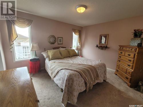 8078 Knox Place, Regina, SK - Indoor Photo Showing Bedroom
