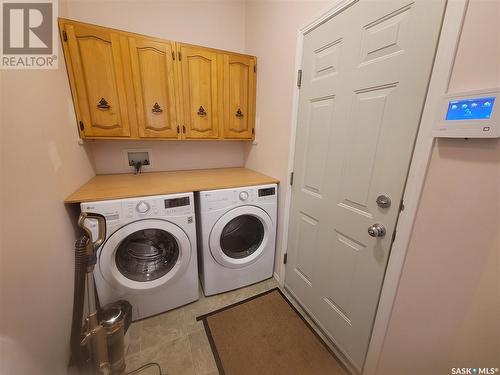 8078 Knox Place, Regina, SK - Indoor Photo Showing Laundry Room