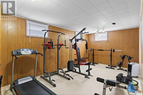 303 8Th Avenue E, Watrous, SK - Indoor Photo Showing Gym Room