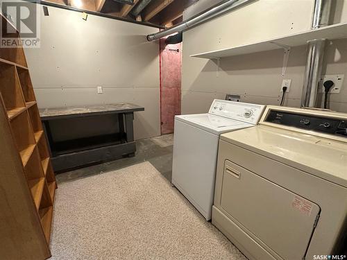915 1St Street E, Prince Albert, SK - Indoor Photo Showing Laundry Room