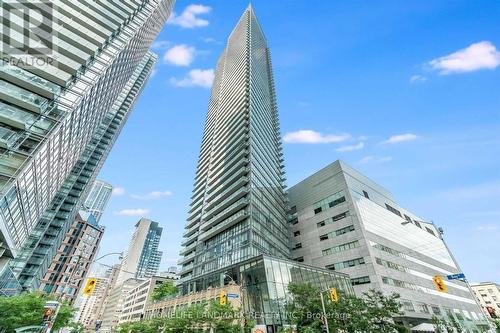 #3606 -832 Bay St, Toronto, ON - Outdoor With Facade