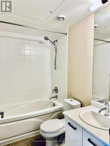 #3606 -832 Bay St, Toronto, ON - Indoor Photo Showing Bathroom