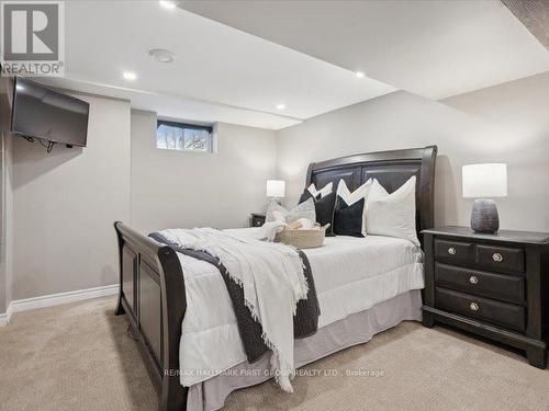 262 Highland Ave, Oshawa, ON - Indoor Photo Showing Bedroom